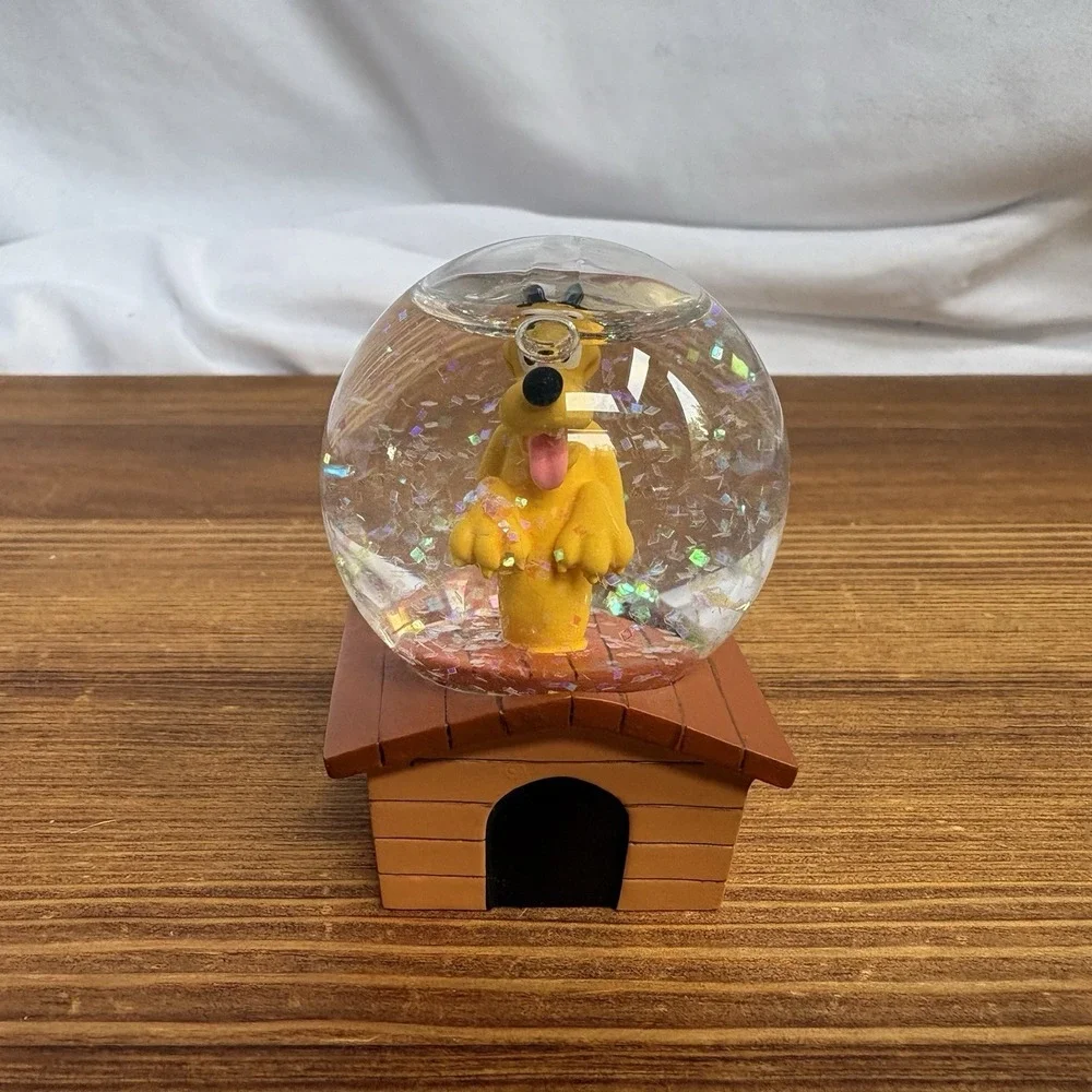 Disney Pluto Snow Globe Doghouse Mini Water Globe Figurine Collectible 2.5
